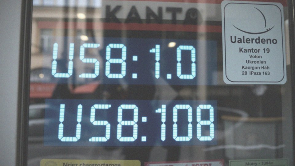Dlaczego warto znać wartość 100 dolarów w hrywna?