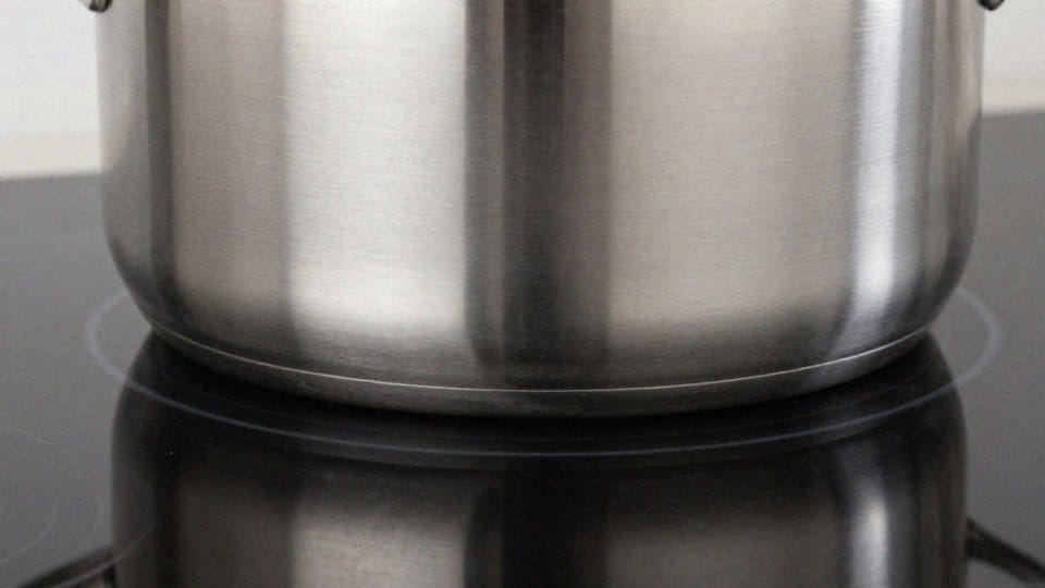 Dlaczego grubość i płaskość dna mają znaczenie?