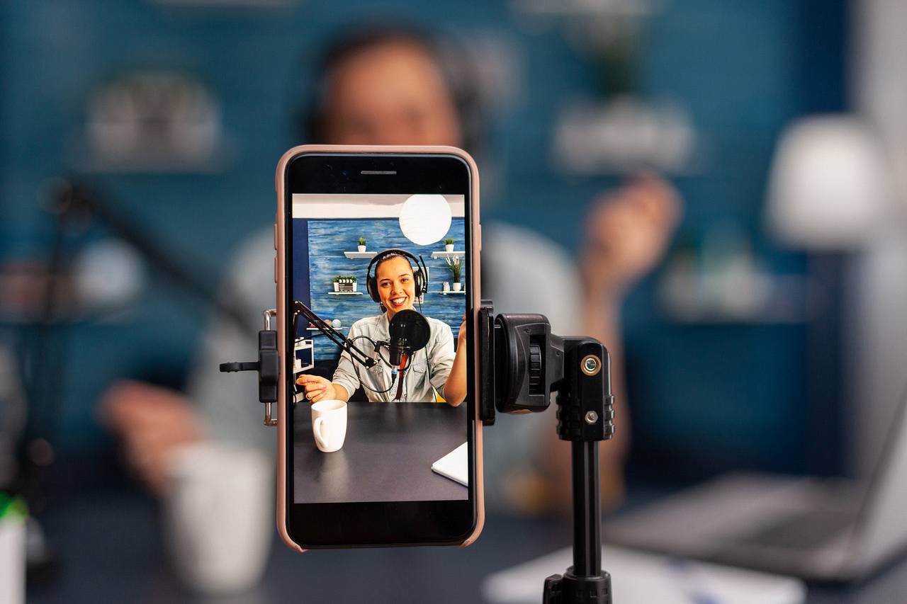 Serwis iPhone – dlaczego po zalaniu warto oddać telefon do specjalistów?